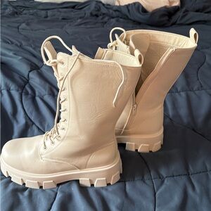 Chunky Cream Sole Boots